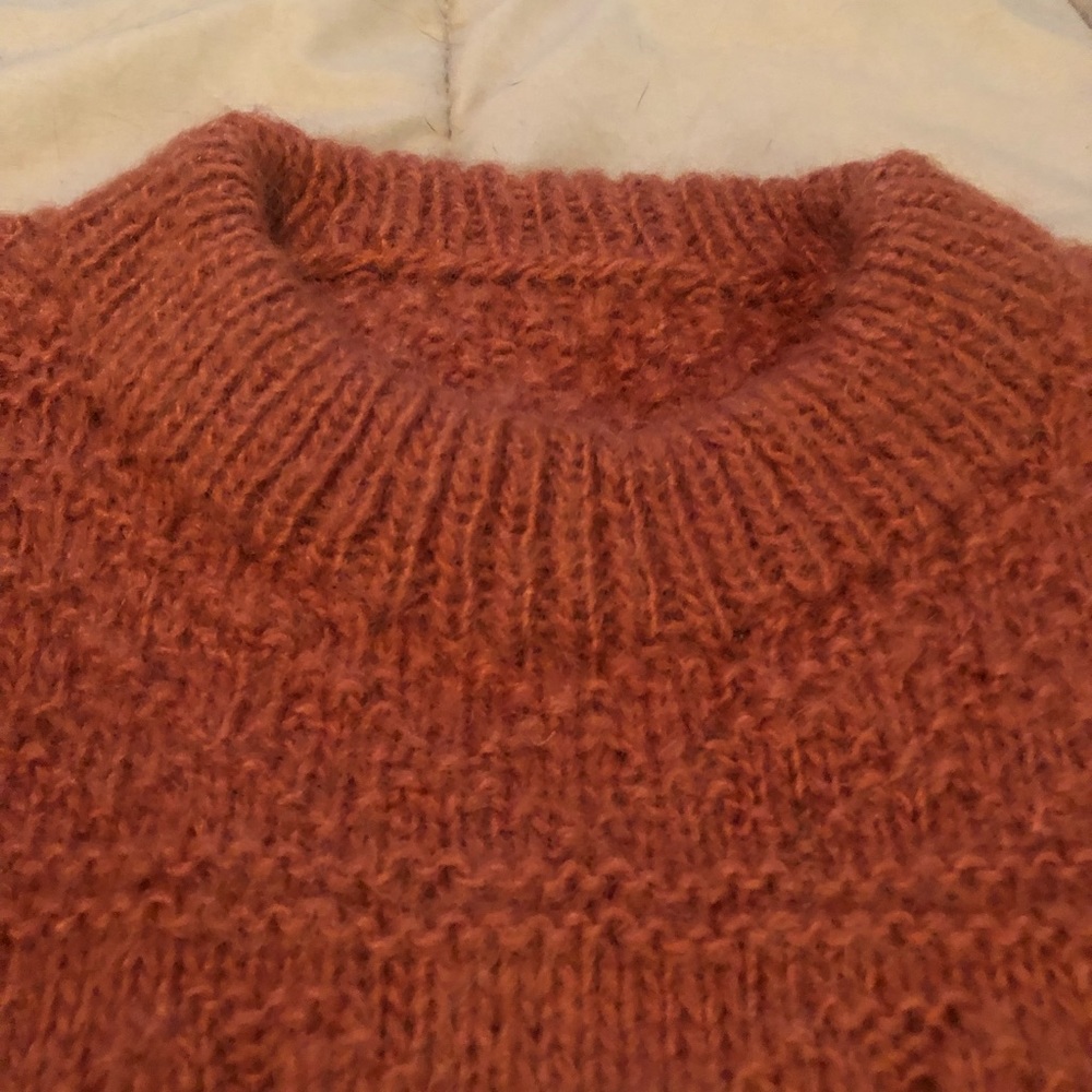 🍂Hand knit sweater in burnt orange🍂